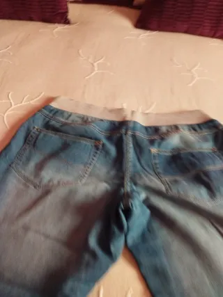 Conjunto chaqueta punto y vaqueros