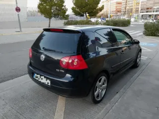 Volkswagen Golf 2004