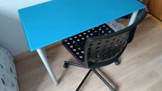 Mesa cristal más sillas escritorio