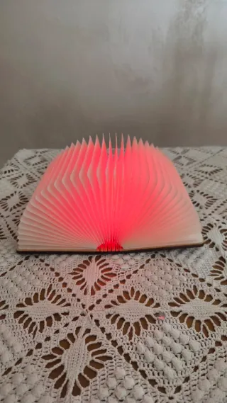 Lampada libro carta e legno