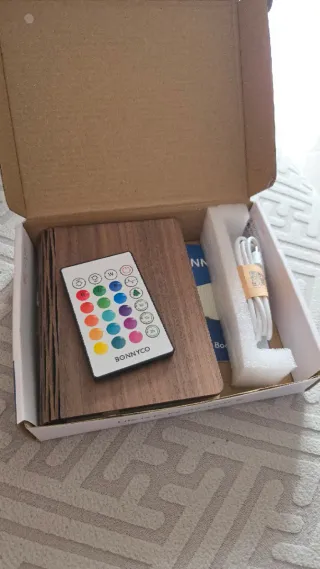 Lampada libro carta e legno