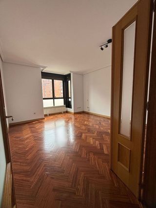 Piso en alquiler en Costillares en Madrid