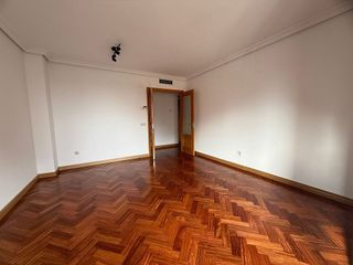 Piso en alquiler en Costillares en Madrid