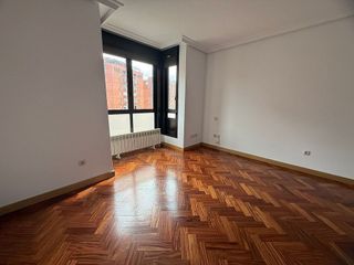 Piso en alquiler en Costillares en Madrid