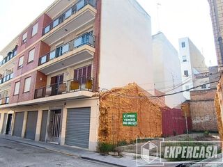 Terreno en venta en Centro Ciudad en Manises