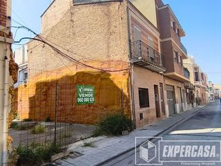 Terreno en venta en Centro Ciudad en Manises