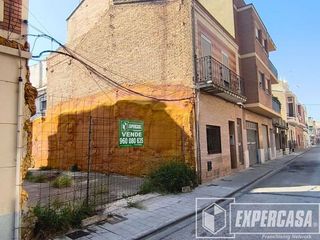 Terreno en venta en Centro Ciudad en Manises