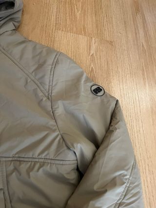 Chaqueta Anorak Pull&Bear con Capucha