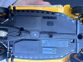 VW BEETLE ( 1955 ) 1.000.000 TH BURAGO 1/18