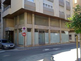Local comercial en alquiler en Centre en Tortosa