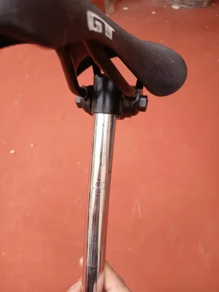 Sillín y tija GT BMX