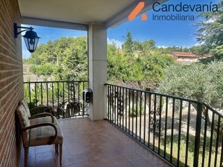 Chalet en venta en Zuera