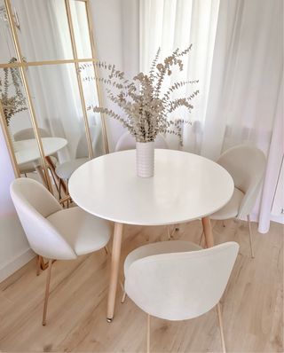 Mesa Comedor estilo nordico.