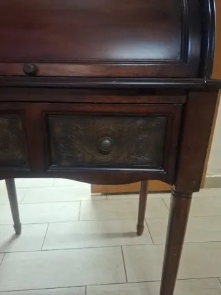 Mesita Luis XV madera oscura