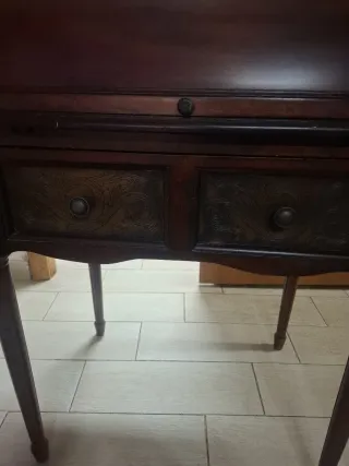 Mesita Luis XV madera oscura