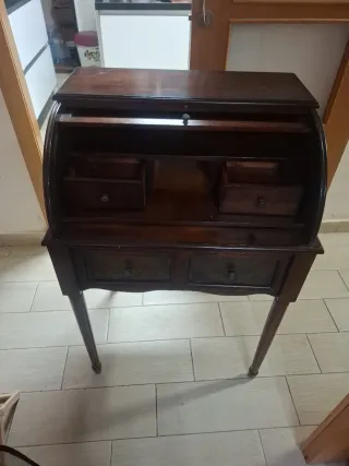 Mesita Luis XV madera oscura