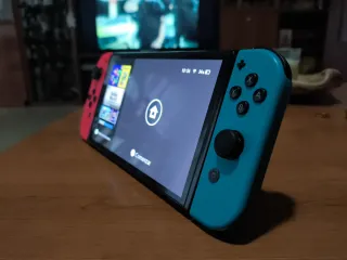 SE VENDE UNICAMENTE LA CONSOLA NintendoSwitch OLED