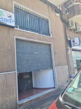 Puertas, ventanas y persianas local, ventanas