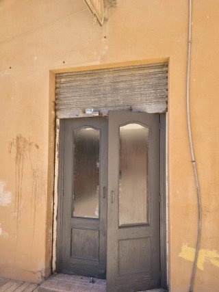 Puertas, ventanas y persianas local, ventanas
