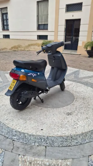 Piaggio Zip Base