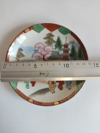 2 Platos pequeños porcelana china decorados