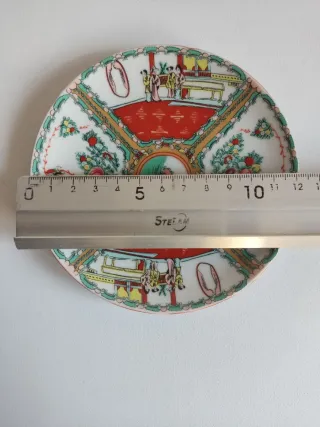 2 Platos pequeños porcelana china decorados