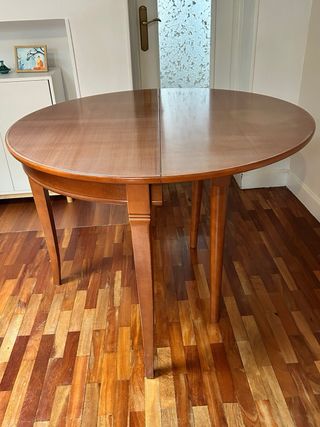Mesa de comedor redonda extensible de madera