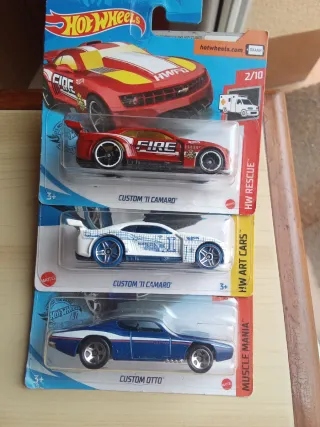 Hot Wheels Custom '11 Camaro HW Rescue