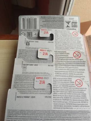 Hot Wheels Custom '11 Camaro HW Rescue