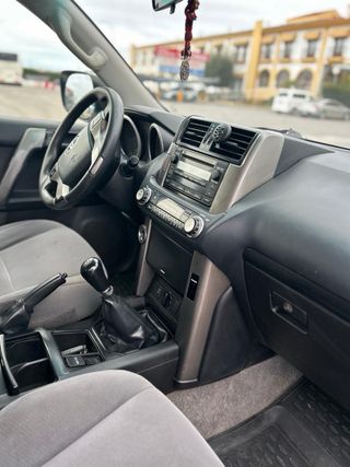 Toyota Land Cruiser 2012