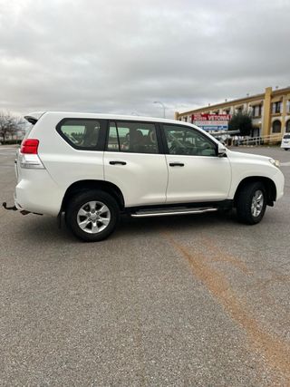 Toyota Land Cruiser 2012