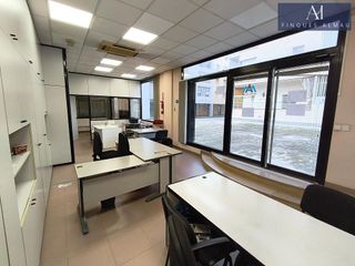 Local comercial en alquiler en Barri del Mar - Ribes Roges en Vilanova i La Geltrú