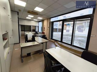 Local comercial en alquiler en Barri del Mar - Ribes Roges en Vilanova i La Geltrú