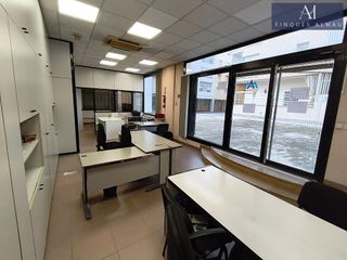 Local comercial en alquiler en Barri del Mar - Ribes Roges en Vilanova i La Geltrú