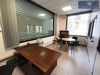 Local comercial en alquiler en Barri del Mar - Ribes Roges en Vilanova i La Geltrú