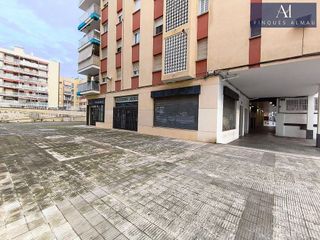 Local comercial en alquiler en Barri del Mar - Ribes Roges en Vilanova i La Geltrú