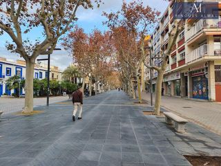 Local comercial en alquiler en Barri del Mar - Ribes Roges en Vilanova i La Geltrú