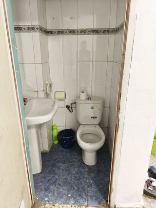 Local comercial en venta en Colores - Entreparques en Sevilla