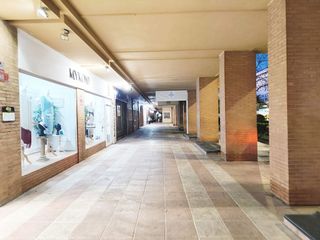 Local comercial en venta en Colores - Entreparques en Sevilla