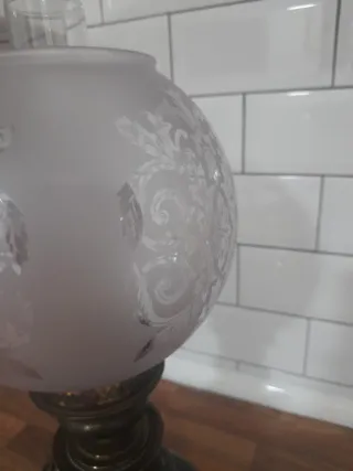 Lámpara de mesa latón y cristal