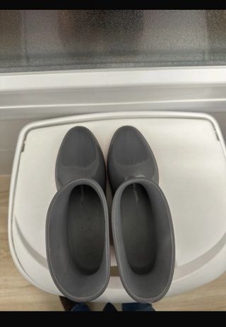 Botines de agua grises casi nuevas
