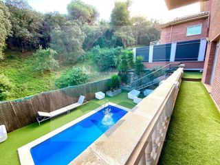 Casa adosada en alquiler en Alella