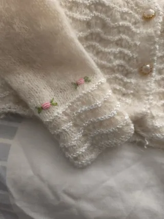 Chaqueta tejida a mano con flores