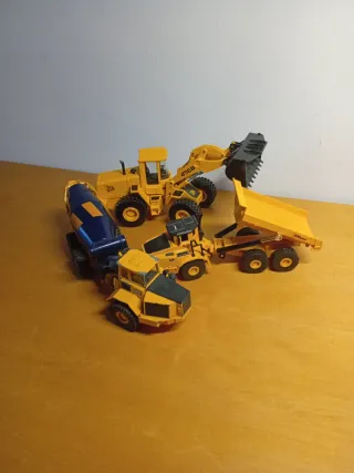 Camión Hormigonera Articulado Metálico