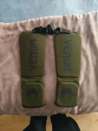Espinilleras Muay Thai Venum Verde