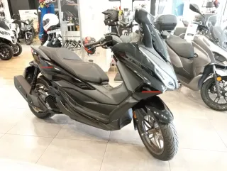 Honda Forza 125 Negra/Gris