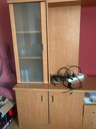 Mueble de salón madera y cristal