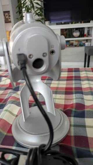 Micrófono Blue Yeti Logitech Plata