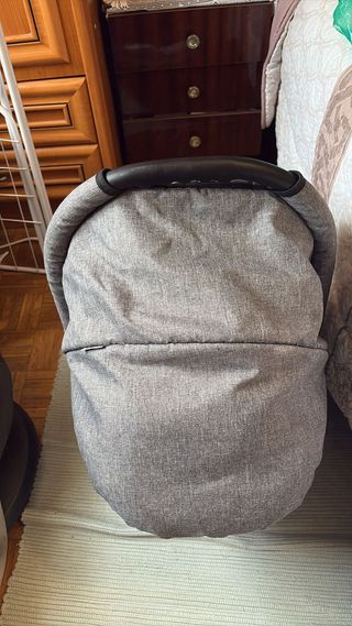 Silla coche bebé gris