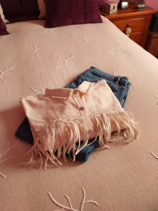 Chaqueta Zara flecos tachuelas beige L